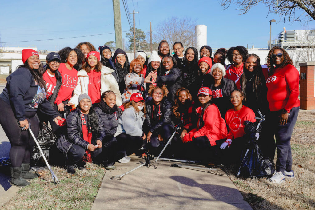 Delta Sigma Theta Sorority, Inc. volunteering on MLK Day