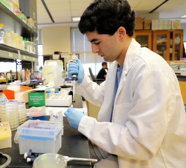 Emilio Ferrara named 2023 Barry Goldwater Scholar