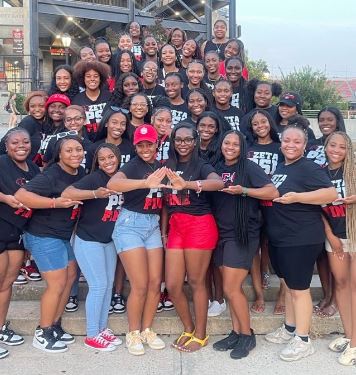 members of Zeta Psi chapter of Delta Sigma Theta Sorority Inc.
